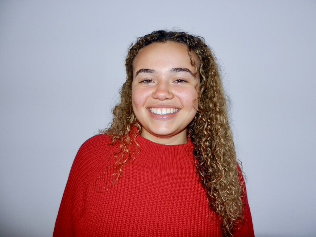 Hannah Morris headshot